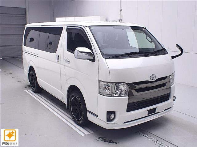 TOYOTA HIACE VAN
