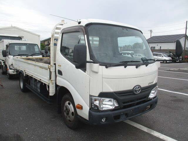 TOYOTA DYNA