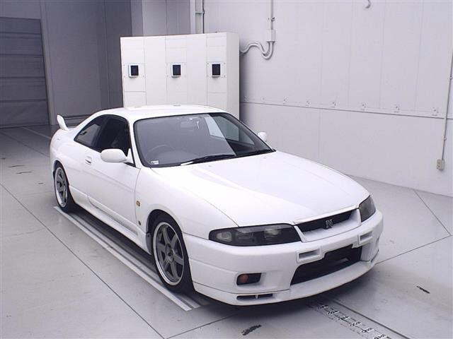 NISSAN SKYLINE