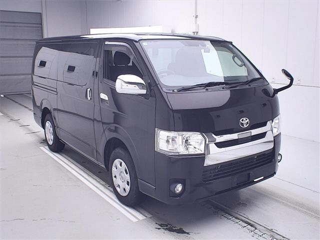 TOYOTA REGIUS ACE VAN
