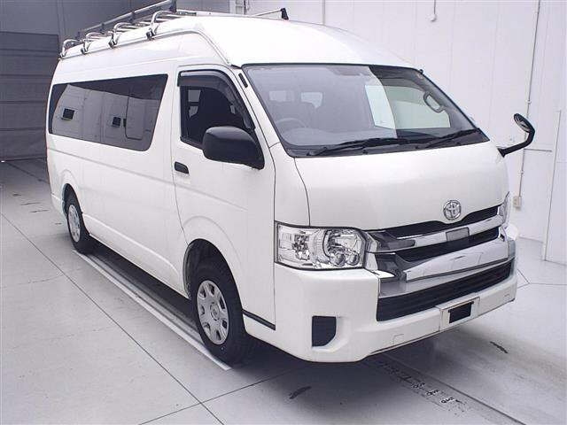 TOYOTA HIACE VAN