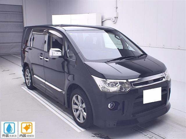 MITSUBISHI DELICA D5