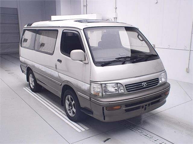 TOYOTA HIACE