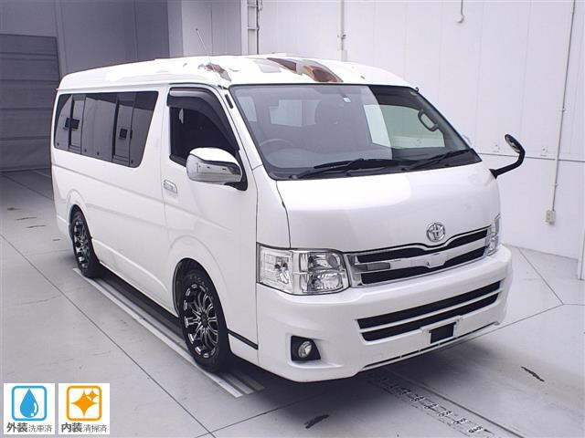 TOYOTA HIACE