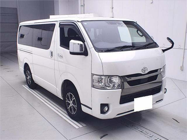 TOYOTA HIACE VAN