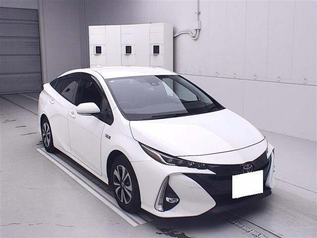 TOYOTA PRIUS PHV