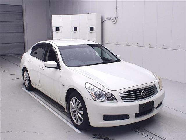 NISSAN SKYLINE