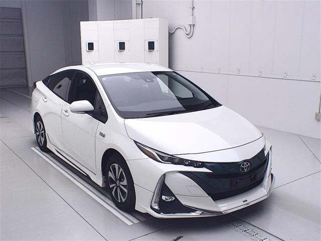 TOYOTA PRIUS PHV