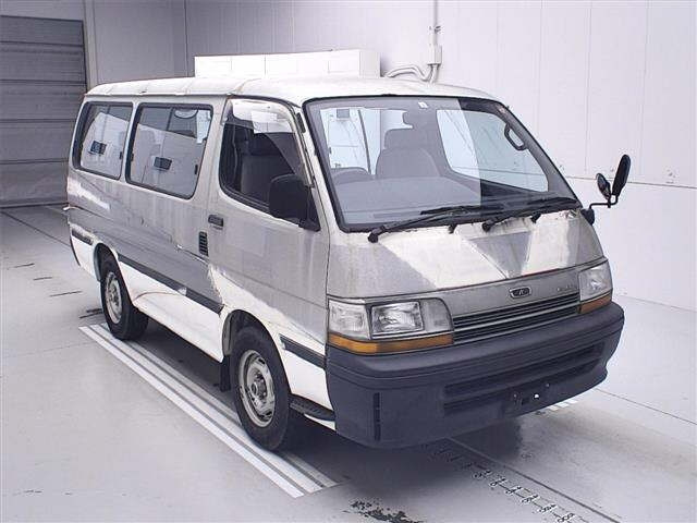TOYOTA HIACE