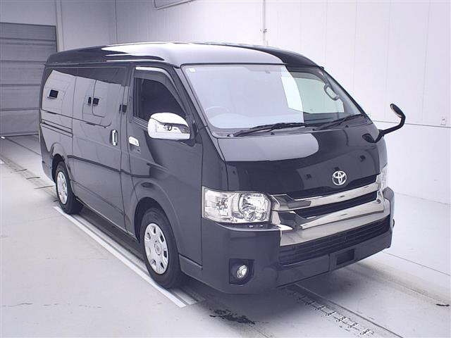 TOYOTA REGIUS ACE VAN