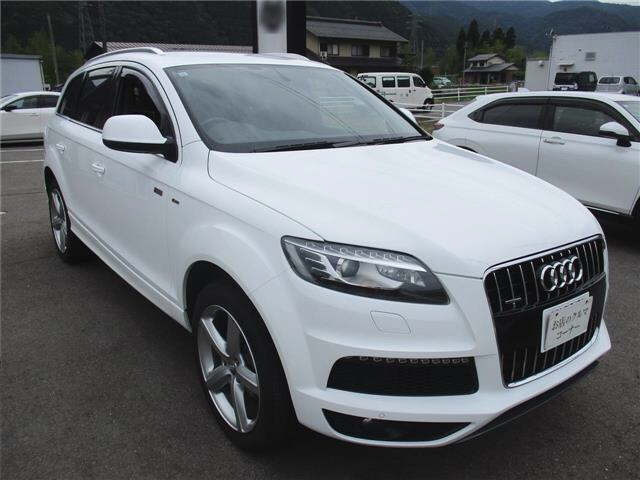 AUDI Q7