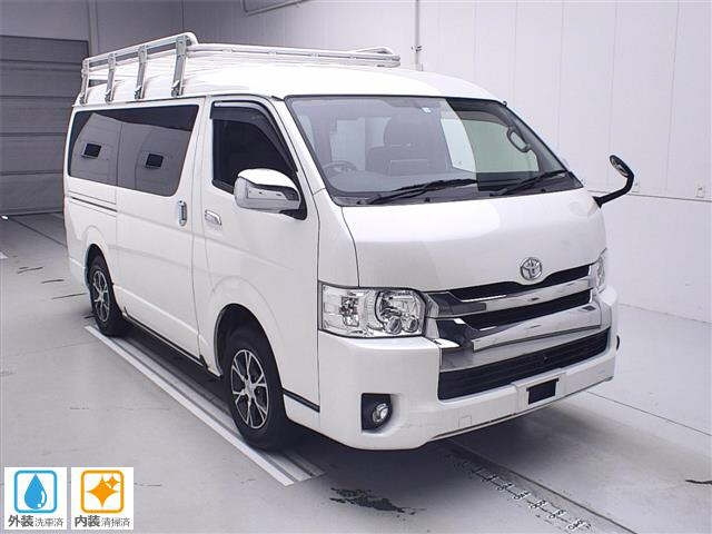 TOYOTA HIACE