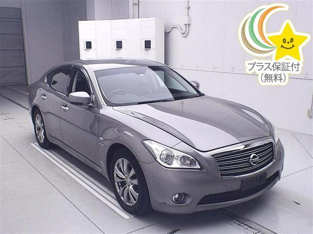 NISSAN FUGA