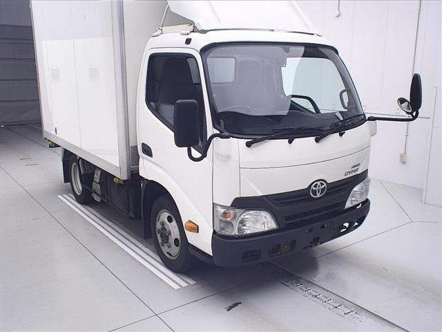 TOYOTA DYNA