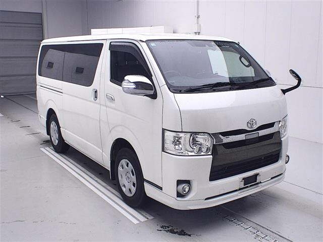 TOYOTA HIACE VAN