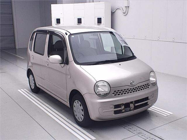 DAIHATSU MOVE LATTE