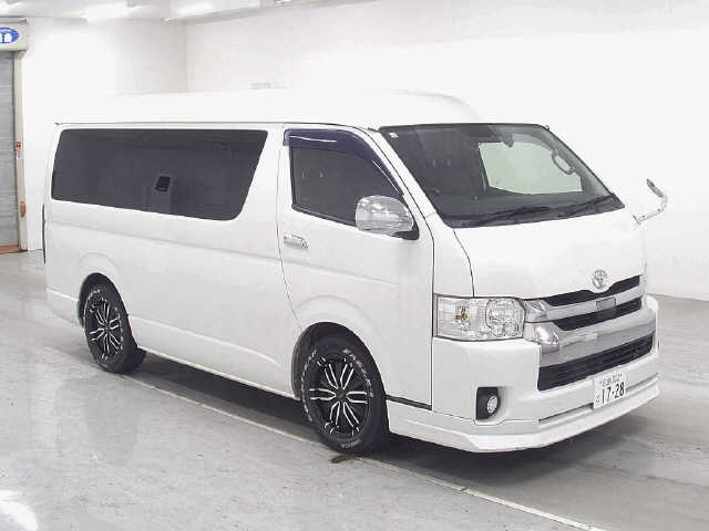TOYOTA HIACE