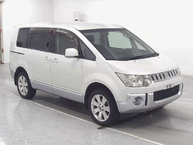 MITSUBISHI DELICA D5