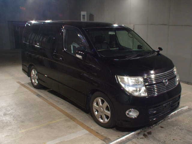 NISSAN ELGRAND