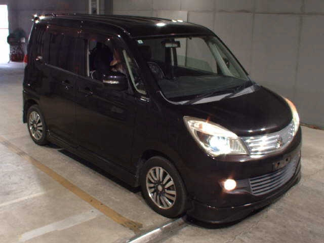 MITSUBISHI DELICA D2