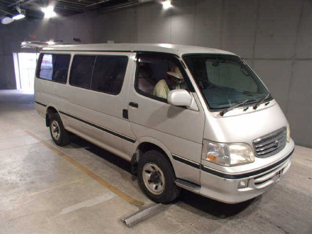 TOYOTA HIACE VAN