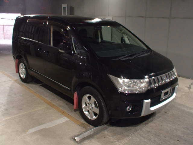 MITSUBISHI DELICA D5