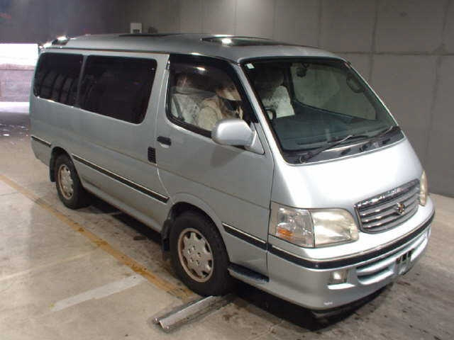 TOYOTA HIACE