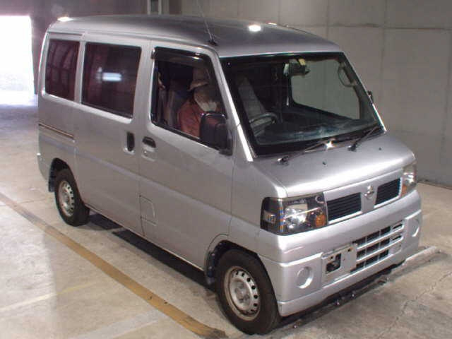 NISSAN CLIPPER VAN