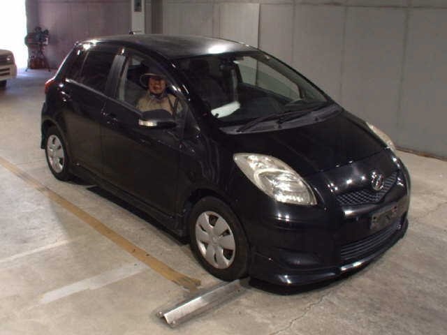 TOYOTA VITZ