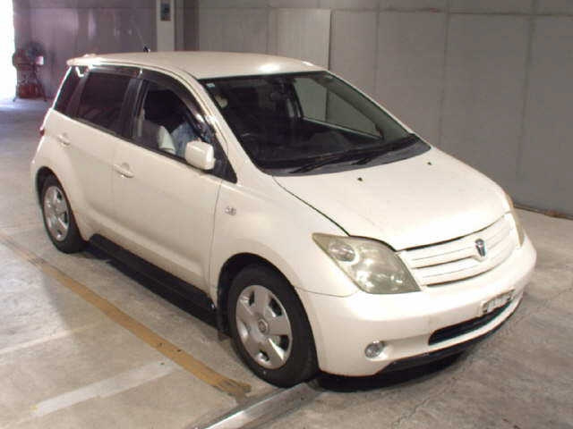 TOYOTA IST