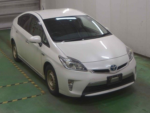 TOYOTA PRIUS PHV