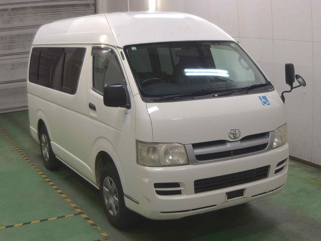 TOYOTA REGIUS ACE VAN