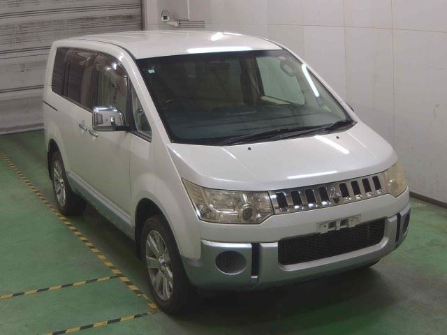 MITSUBISHI DELICA D5