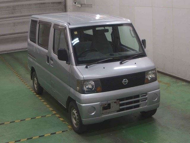 NISSAN CLIPPER VAN