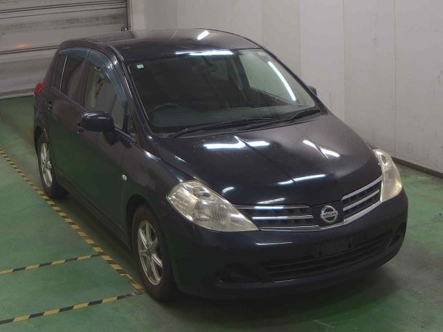 NISSAN TIIDA
