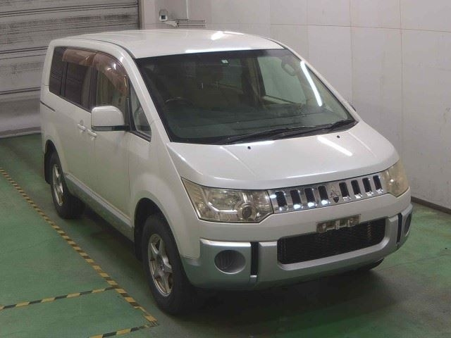 MITSUBISHI DELICA D5
