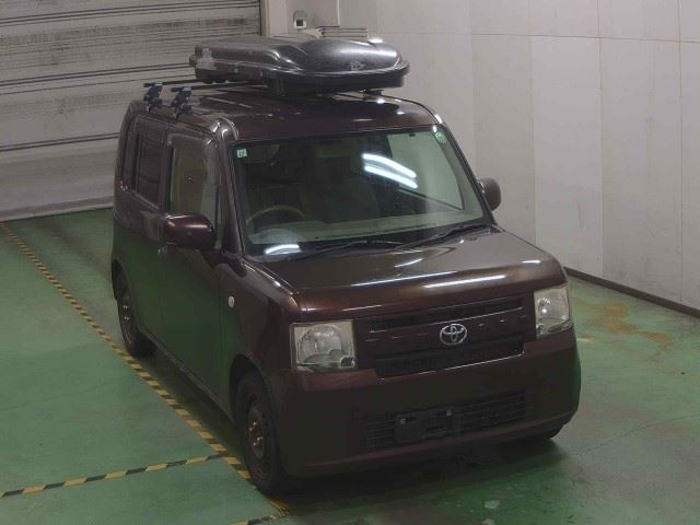 TOYOTA PIXIS SPACE