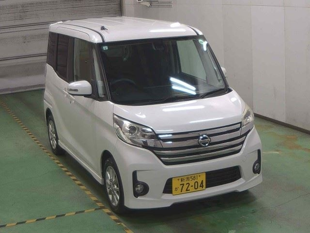 NISSAN DAYZ ROOX