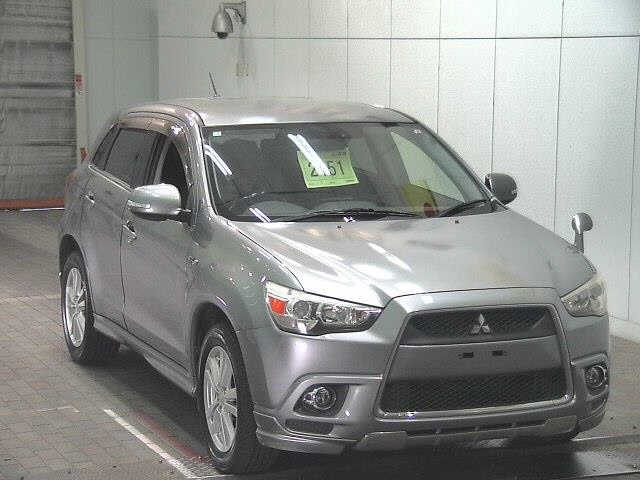 MITSUBISHI RVR