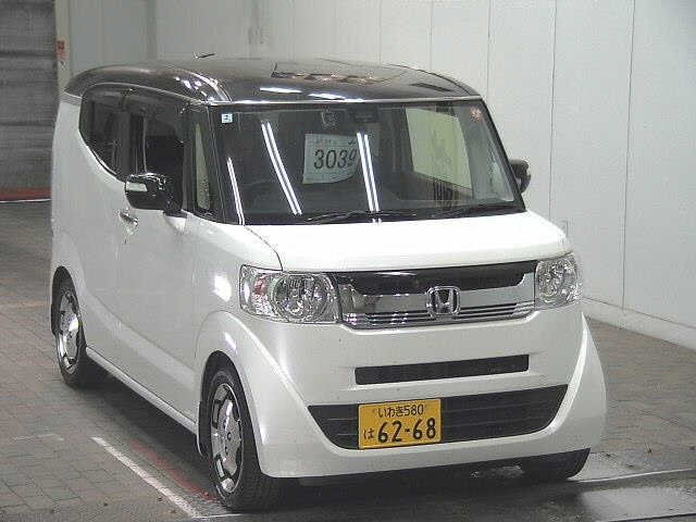 HONDA N BOX SLASH