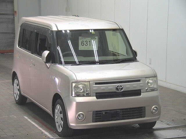 TOYOTA PIXIS SPACE