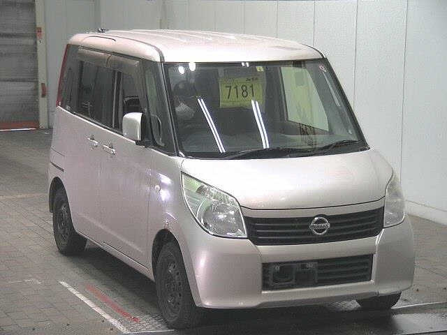 NISSAN ROOX