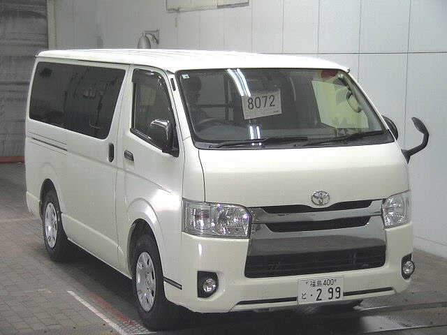 TOYOTA HIACE VAN