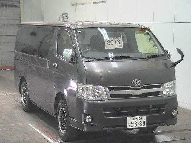 TOYOTA HIACE VAN