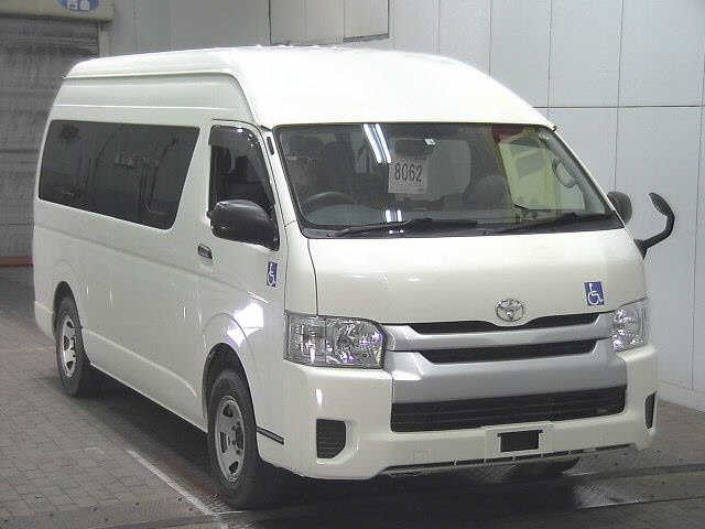 TOYOTA REGIUS ACE COMMUTER