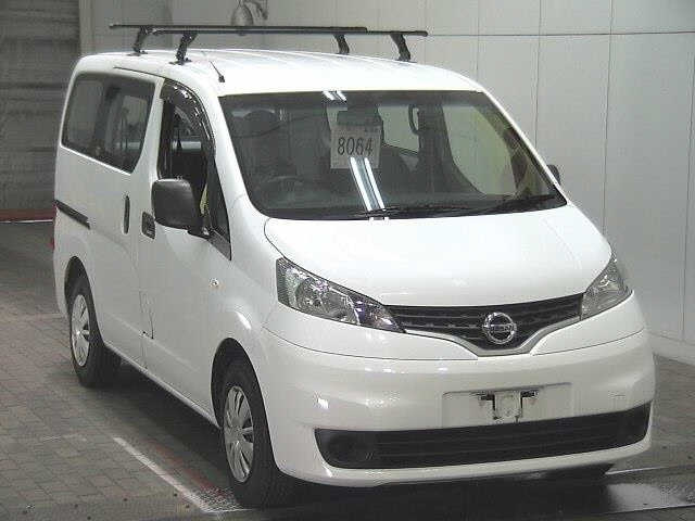NISSAN NV200