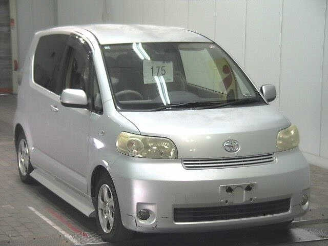 TOYOTA PORTE