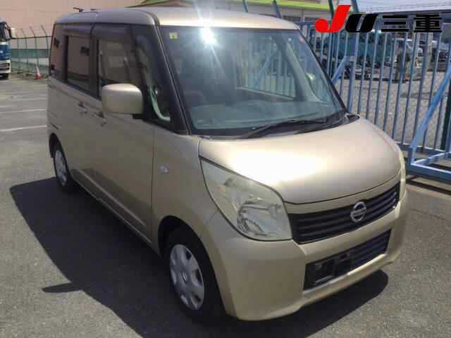 NISSAN ROOX
