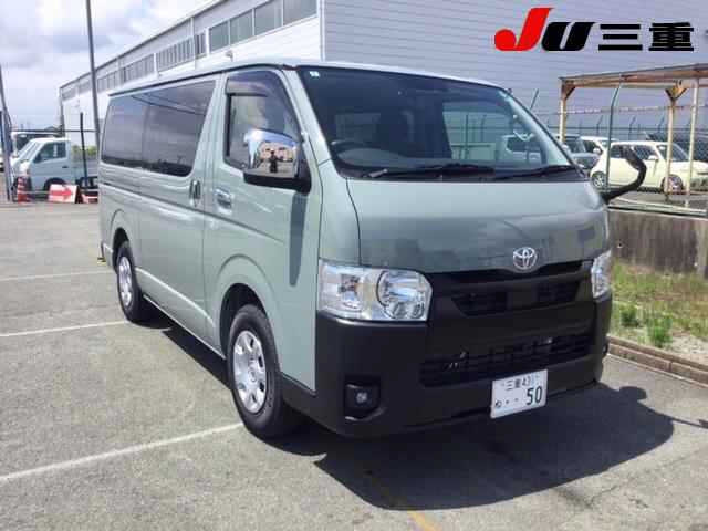 TOYOTA HIACE VAN