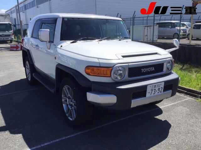 TOYOTA FJ CRUISER